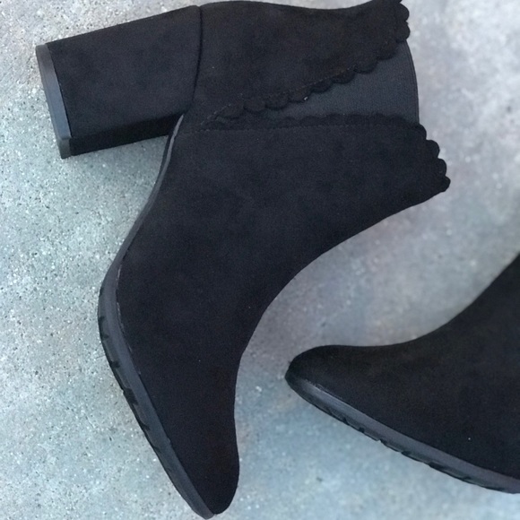 Last 2! Black Faux Suede Scalloped Heeled bootie - Picture 3 of 6